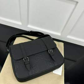 Picture of Gucci Mens Bags _SKUfw147921156fw